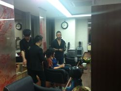 3vs1，针对性的发型建议和指导，很至尊很享受-小左美发