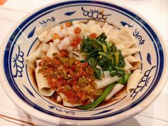 -阿瓦山寨·湘菜现炒·剁椒鱼头王(咸阳总店)