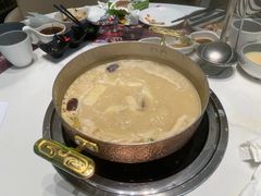 -洪氏嗨捞·广东猪肚鸡·椰子鸡火锅(西咸万象城店)