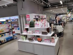 -唯品会(北京国瑞城店)