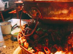 -沪小二炭火蛙锅(淮海中路美食不夜城店)