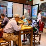 跟随PROFESSOR的脚步👣品尝上海地道苏式面馆