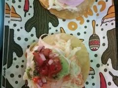 鲜虾牛油果塔塔-Famous肥猫墨西哥音乐餐吧(五棵松华熙LIVE店)