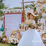 『草坪婚礼｜户外婚礼的绝美颜色』