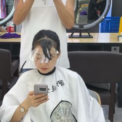 点击看大图 -藤野造型烫发染发