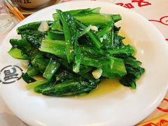 -肥肥虾庄·金牌油焖大虾(汉街SKP店)