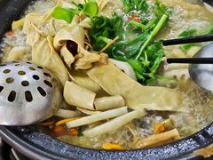 -汤好喝·昭通天麻竹荪火腿鸡