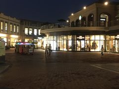 -王府井奥莱临潼小镇(临潼店)