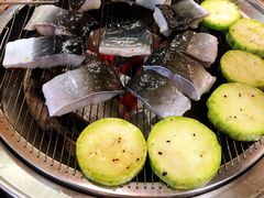 -围炉肉舍•炭烤活鳗•丹东海鲜烤肉(步行街店)