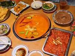 -洱火云南酸菜牛肉火锅(石景山当代商城店)