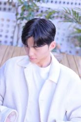 -一家只做男发烫染的店