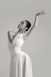 -深舞形体民族舞蹈工作室