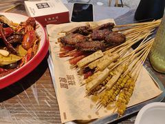 -老街烧烤大排档·地道湖北菜·龙虾馆(汉口火车站店)