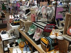 -三福时尚(三峡广场华夏银座店)