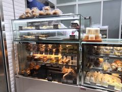 面包甜点陈列柜-白玉兰食品(甜云店)