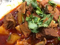 萝卜烧牛腩-曾牛肉