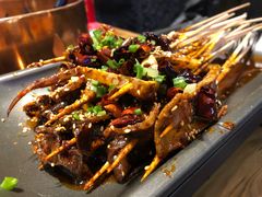 -沪小二炭火蛙锅(淮海中路美食不夜城店)