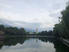 -三塔倒影公园