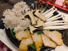 -钢管厂五区小郡肝串串香火锅(梅川路店)