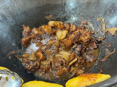 -粘豆包柴火铁锅炖