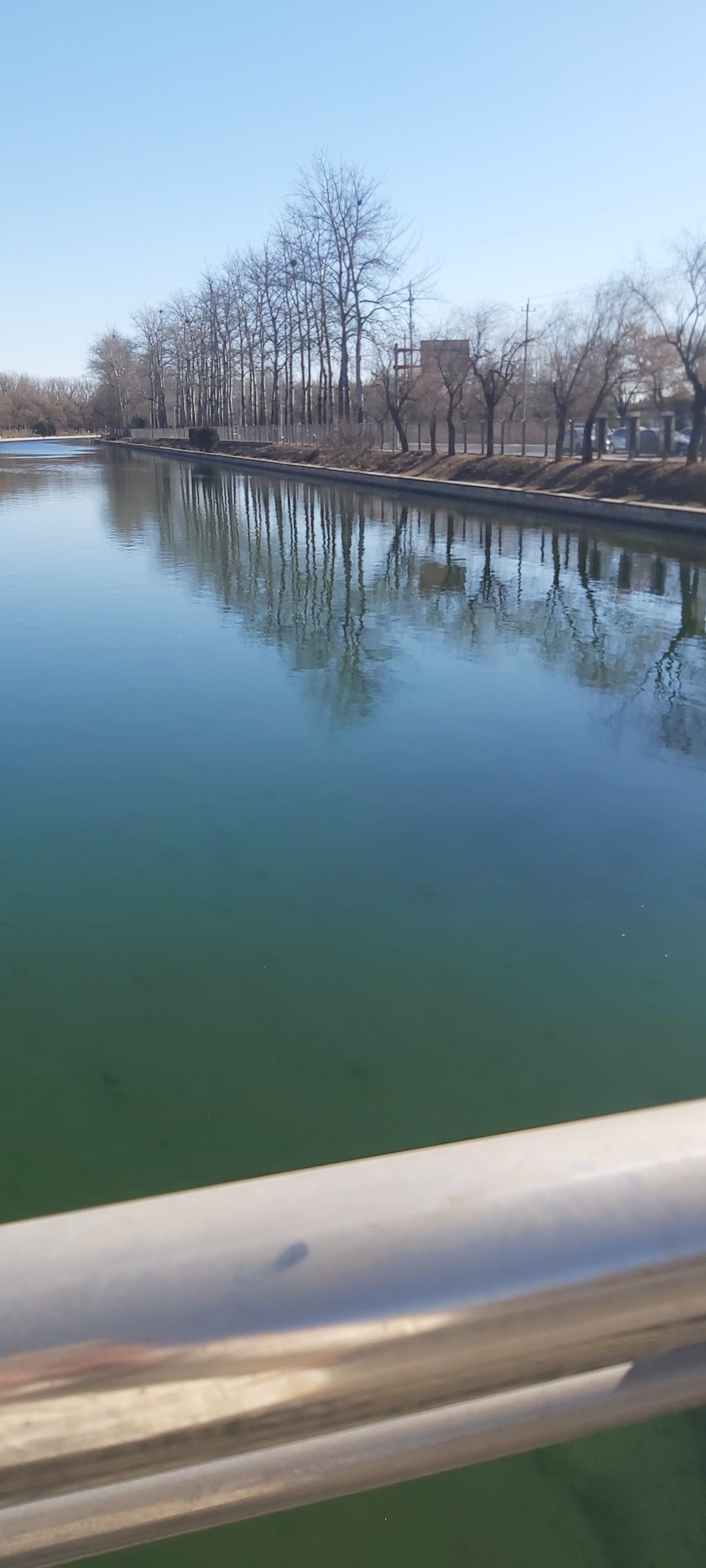 亮甲店附近的美丽水塘