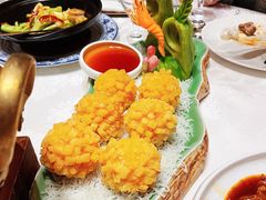 海胆灌汤石榴虾球-臻宝中餐厅·大连菜·海鲜·融合菜(大连一方城堡豪华精选酒店)