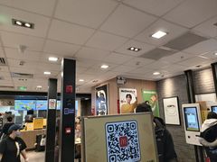 -麦当劳(上海虹桥站30B检票口楼上)