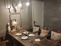 -HIGH FIVE哈福手工汉堡(桂林路店)