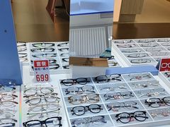 -美式眼镜·授权蔡司.依视路.尼康.豪雅.明月(南翔印象城店)