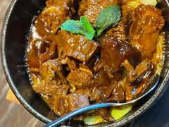 石锅小牛肉焖烧牛筋-九里云松·天香餐厅