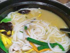 云南过桥米线-云海肴·汽锅鸡·云南菜(高德置地店)