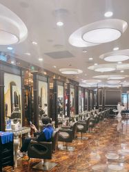 点击看大图 -八佰伴8008星级形象店