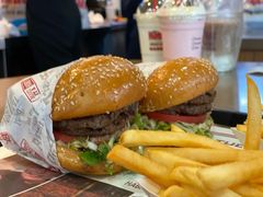 -The Habit Burger Grill 哈比特汉堡(复兴soho店)