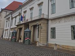 -多瑙河畔鞋履雕塑