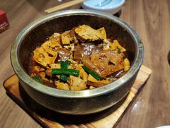 -有红鸡毛店·川菜(建设路店)