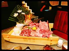 -铭牛烧肉·和牛海鲜自助(高新月牙湖店)