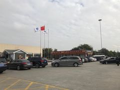 -平望服务区·停车场