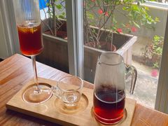 靠窗位-塔拉苏咖啡(中信丹阳花园店)