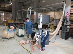 -几个木匠匠人厨房