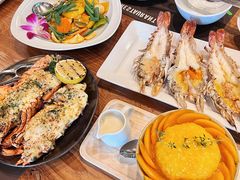 -Chom Cafe and Restaurant