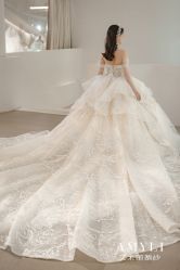 -艾米丽婚纱礼服