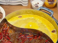 -来龍儿鲜切牛肉自助老火锅