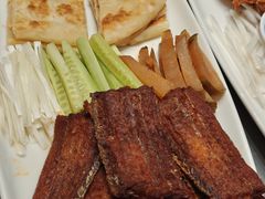 烙饼卷带鱼-北平小馆·烤鸭·家常菜(磨房北里店)