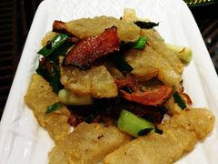 苕粉土豆粑炒腊肉-山间农家