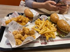 -The Habit Burger Grill 哈比特汉堡(爱琴海店)