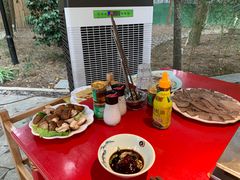 -二荆条·蜀鲜汇城市森林火锅