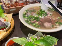 火车头-大头虾越式风味餐厅(光明广场店)