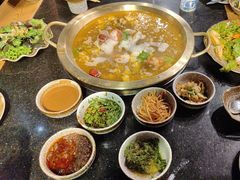 -顶顶汤火牛排火锅·经典铜锅涮肉