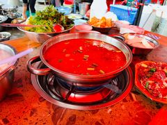 -黄利砖万峰林布依特色酸笋牛肉馆