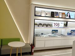 -J-Optical佳视明眼镜·蔡司视觉(青岛金茂览秀城店)